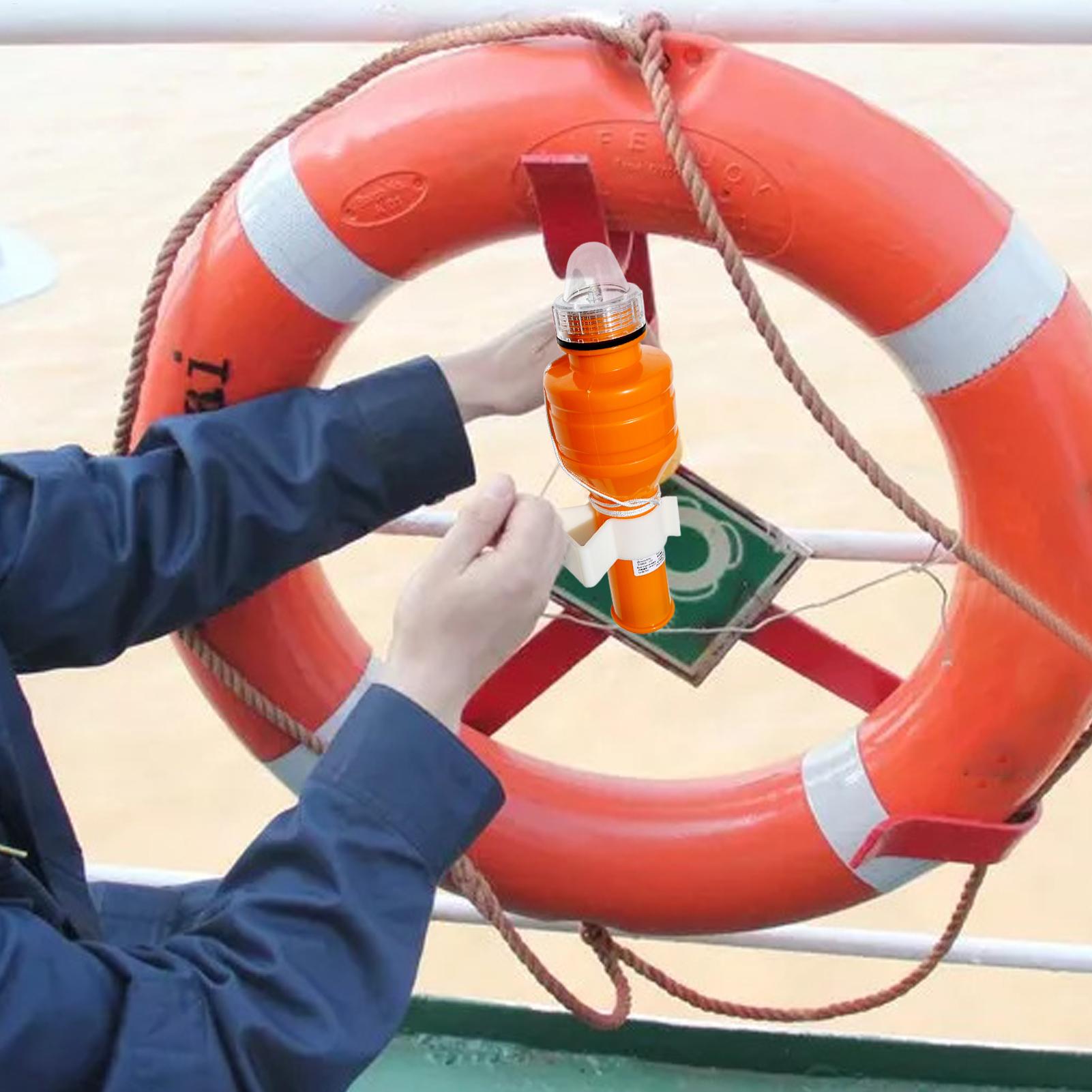 Lifebuoy LED Light Boat Flares - Fishing Kayak Sit On Top recensione e prezzo